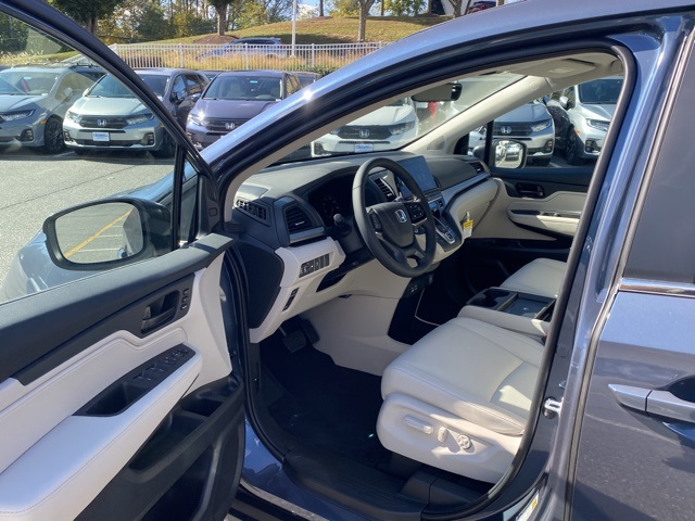 new 2026 Honda Odyssey car, priced at $42,076