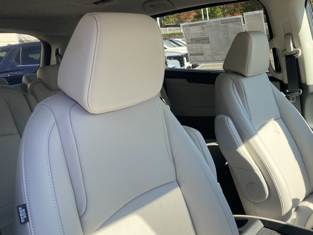 new 2026 Honda Odyssey car, priced at $42,076