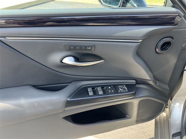 used 2021 Lexus ES car, priced at $35,940