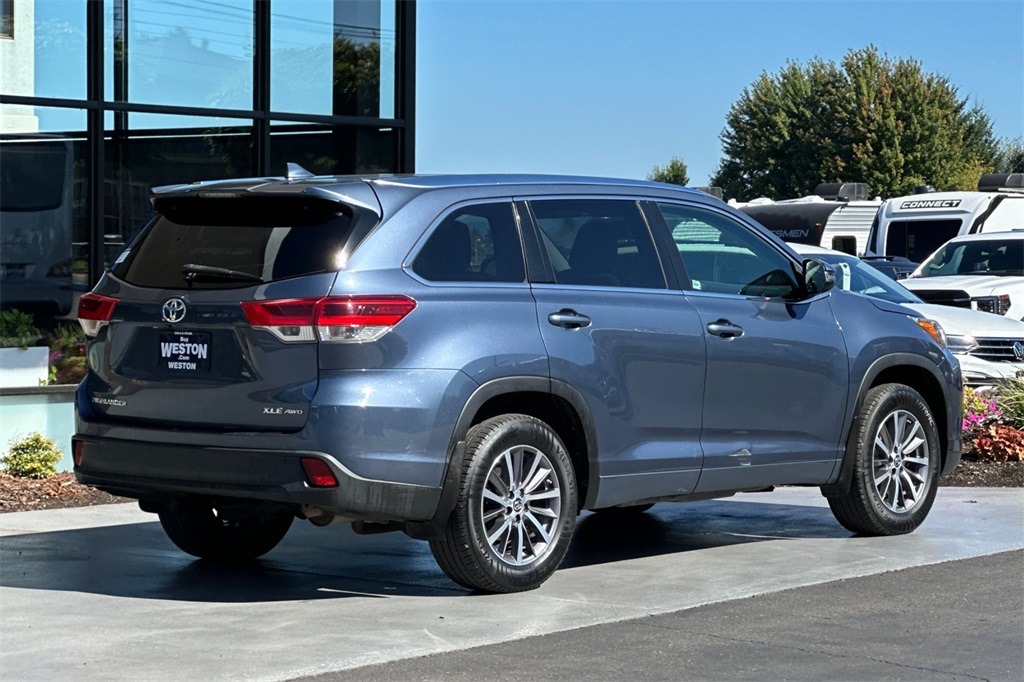 used 2017 Toyota Highlander car, priced at $22,921