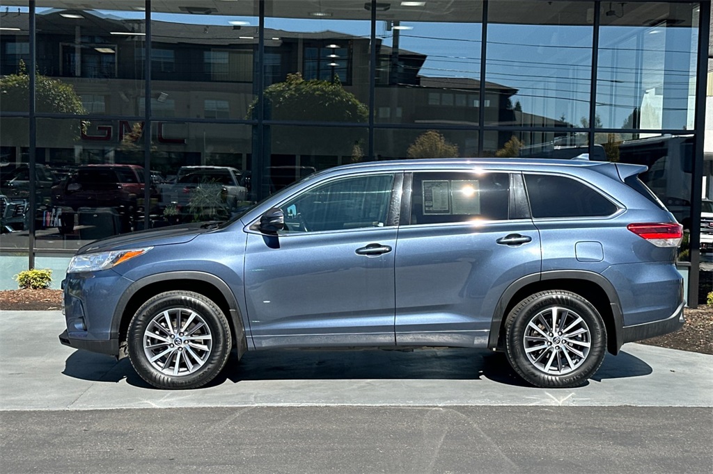 used 2017 Toyota Highlander car, priced at $22,921