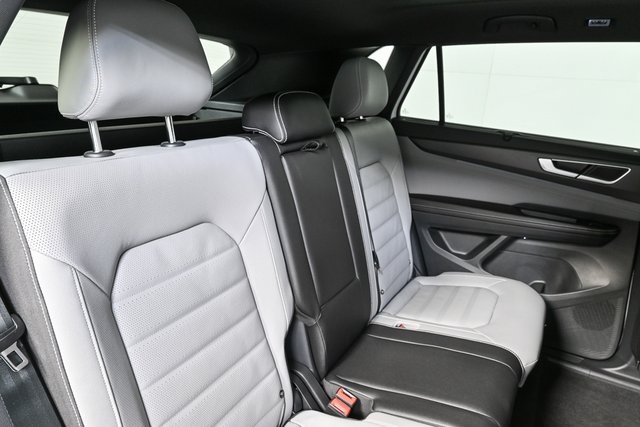 new 2026 Volkswagen Atlas Cross Sport car, priced at $54,567