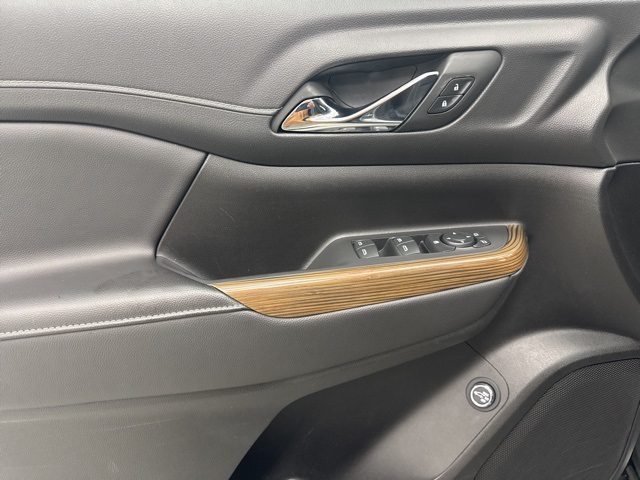 used 2023 GMC Acadia car, priced at $28,988