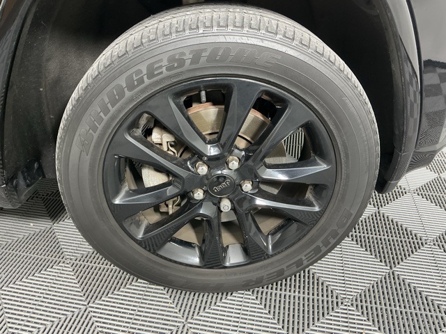 used 2021 Jeep Grand Cherokee car, priced at $24,636