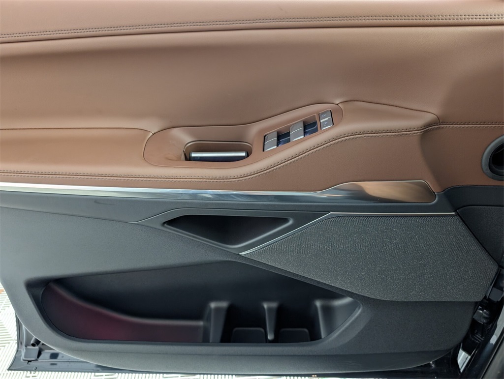 new 2025 Lincoln Navigator car, priced at $103,717