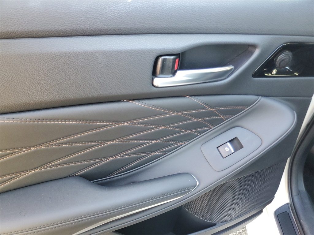 used 2021 Toyota Avalon Hybrid car, priced at $26,495