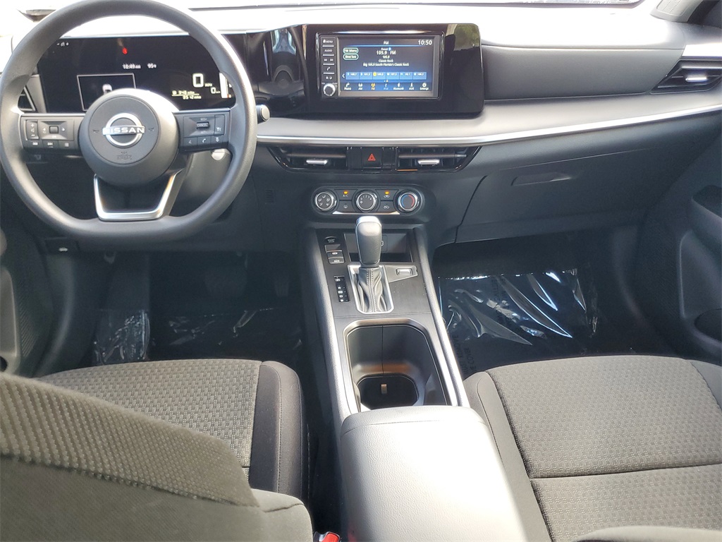 used 2025 Nissan Kicks car