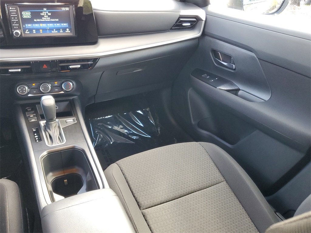 used 2025 Nissan Kicks car