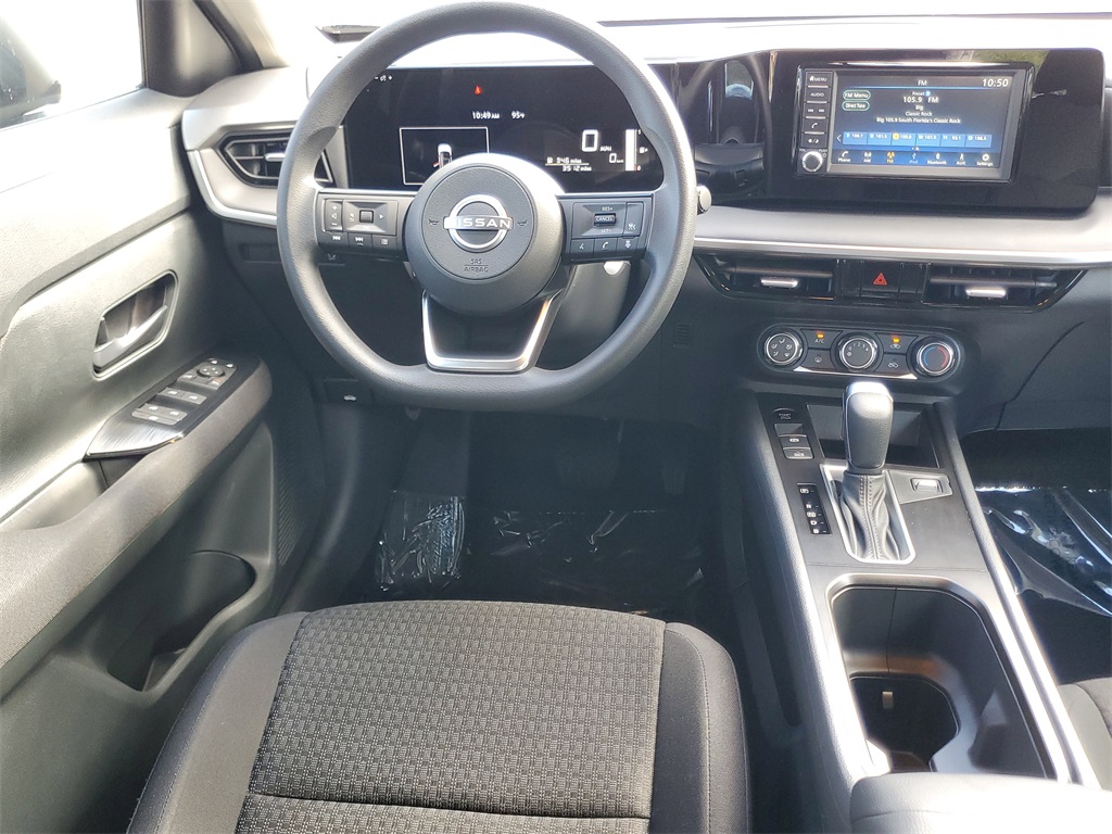 used 2025 Nissan Kicks car