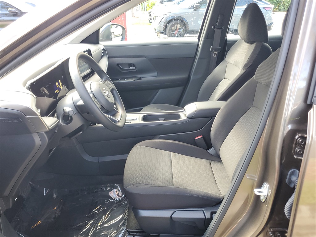 used 2025 Nissan Kicks car