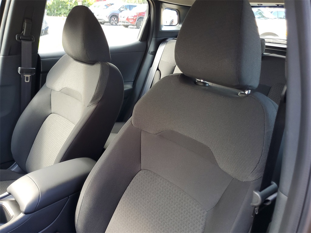 used 2025 Nissan Kicks car