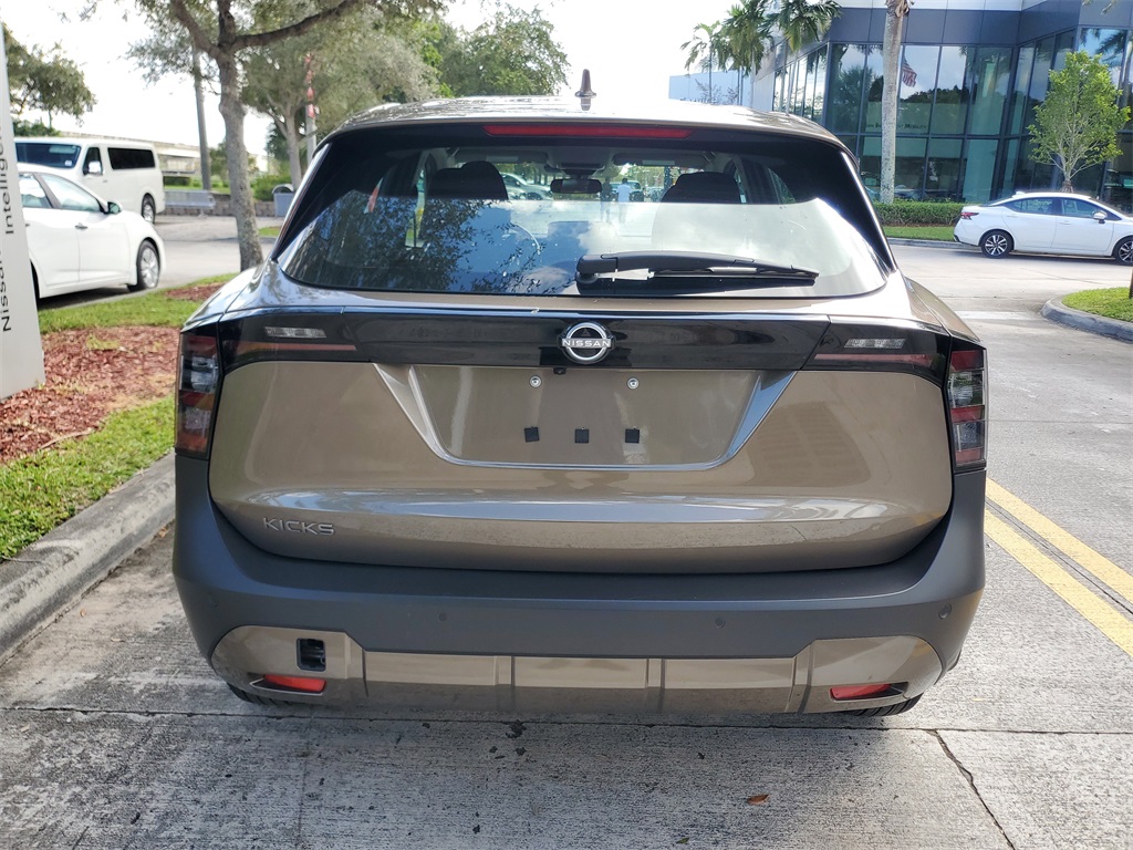 used 2025 Nissan Kicks car
