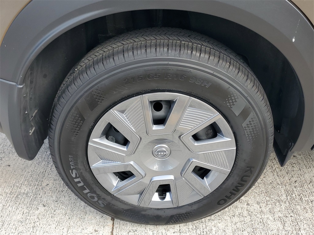 used 2025 Nissan Kicks car