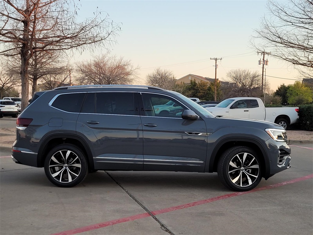 new 2025 Volkswagen Atlas car, priced at $48,348