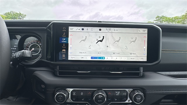 new 2025 Jeep Gladiator car, priced at $46,907