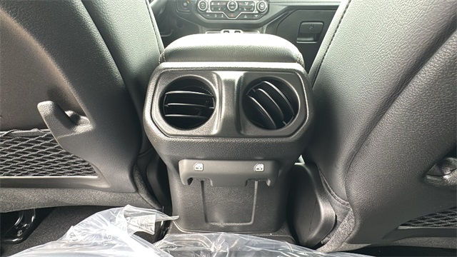 new 2025 Jeep Gladiator car, priced at $46,907
