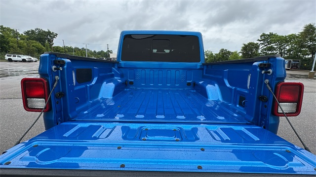 new 2025 Jeep Gladiator car, priced at $46,907