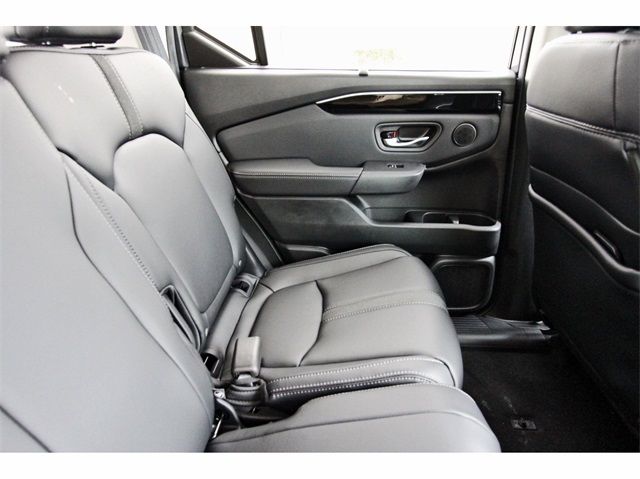 new 2025 Honda Pilot car, priced at $49,008