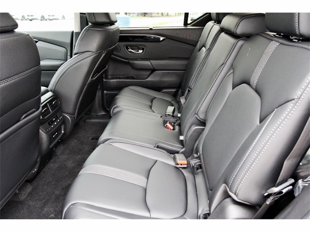 new 2025 Honda Pilot car, priced at $49,008