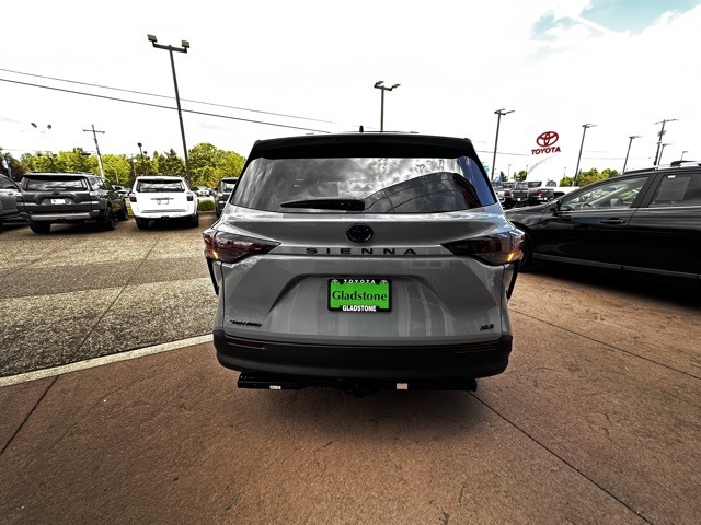new 2025 Toyota Sienna car