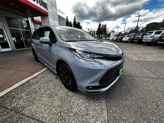 new 2025 Toyota Sienna car