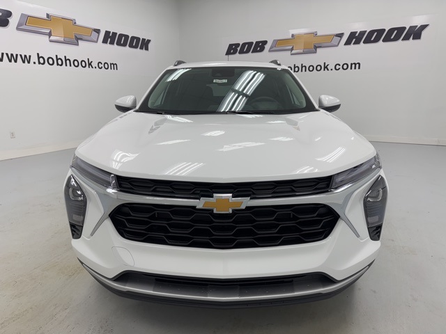 new 2025 Chevrolet Trax car, priced at $23,500
