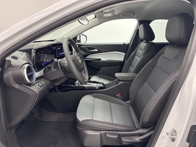 new 2025 Chevrolet Trax car, priced at $23,500