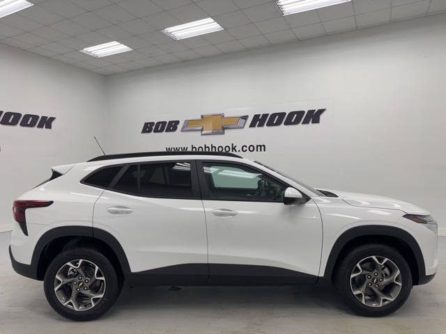 new 2025 Chevrolet Trax car, priced at $23,500