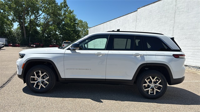 new 2025 Jeep Grand Cherokee car, priced at $44,494