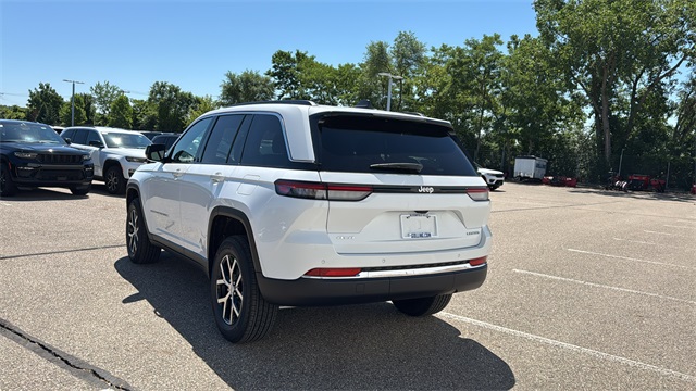 new 2025 Jeep Grand Cherokee car, priced at $44,494