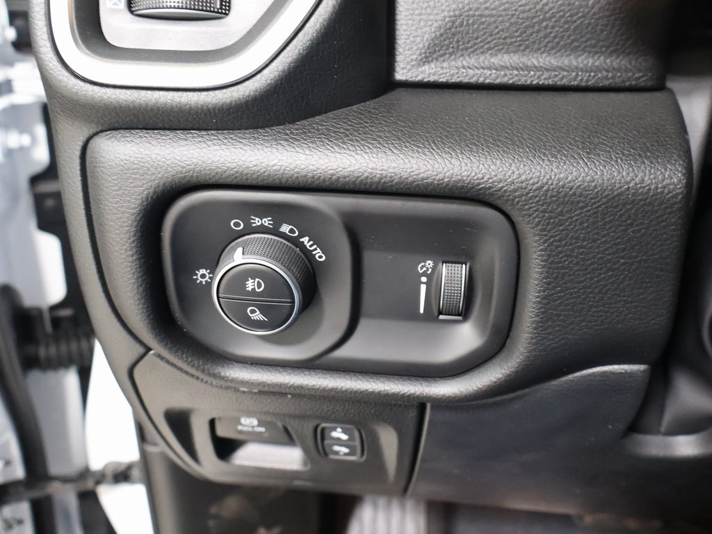 new 2025 Ram 1500 car, priced at $47,923