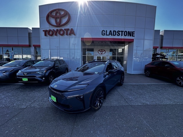 new 2025 Toyota Crown Signia car