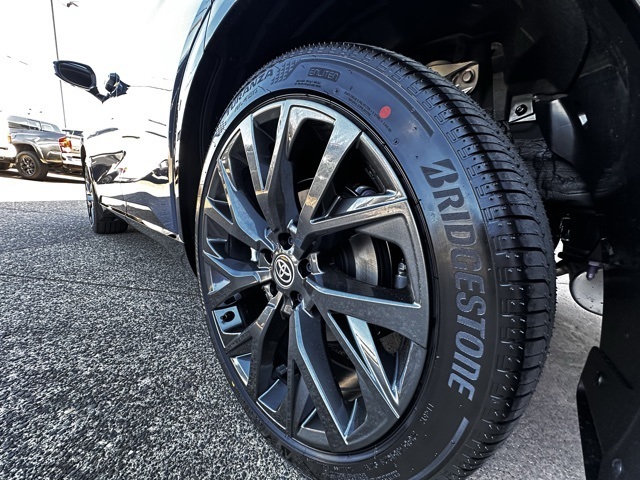 new 2025 Toyota Crown Signia car