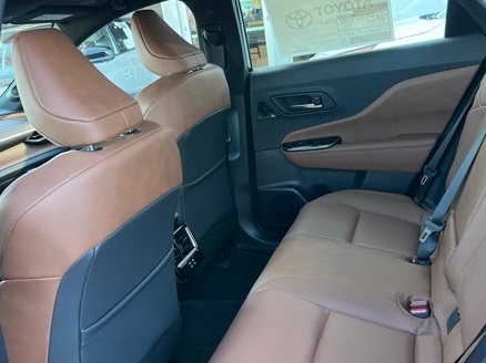 new 2025 Toyota Crown Signia car