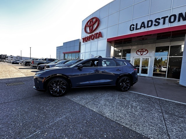 new 2025 Toyota Crown Signia car