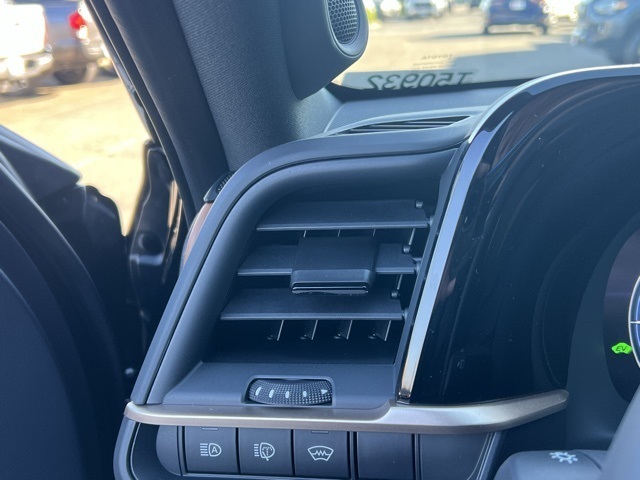 new 2025 Toyota Crown Signia car