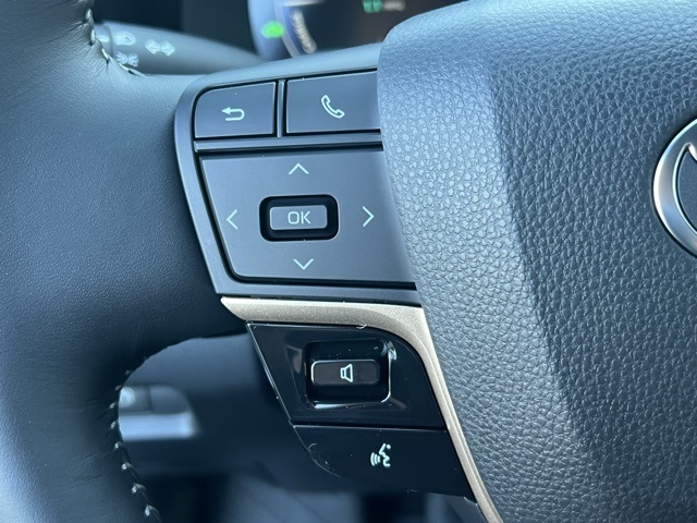 new 2025 Toyota Crown Signia car