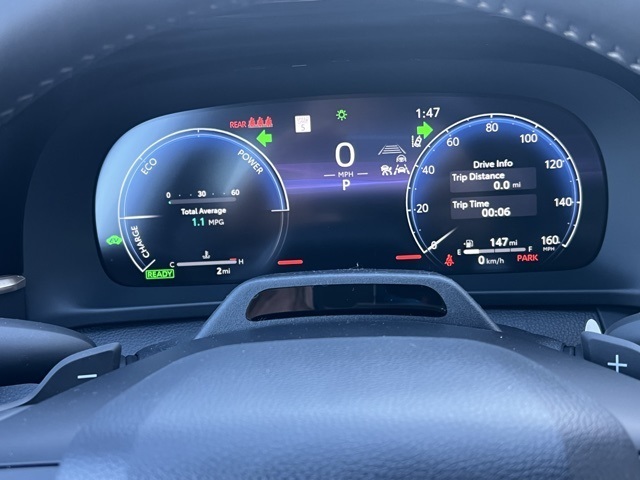 new 2025 Toyota Crown Signia car