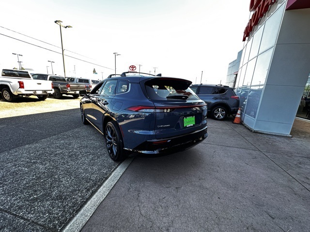 new 2025 Toyota Crown Signia car