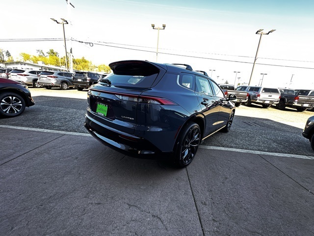 new 2025 Toyota Crown Signia car