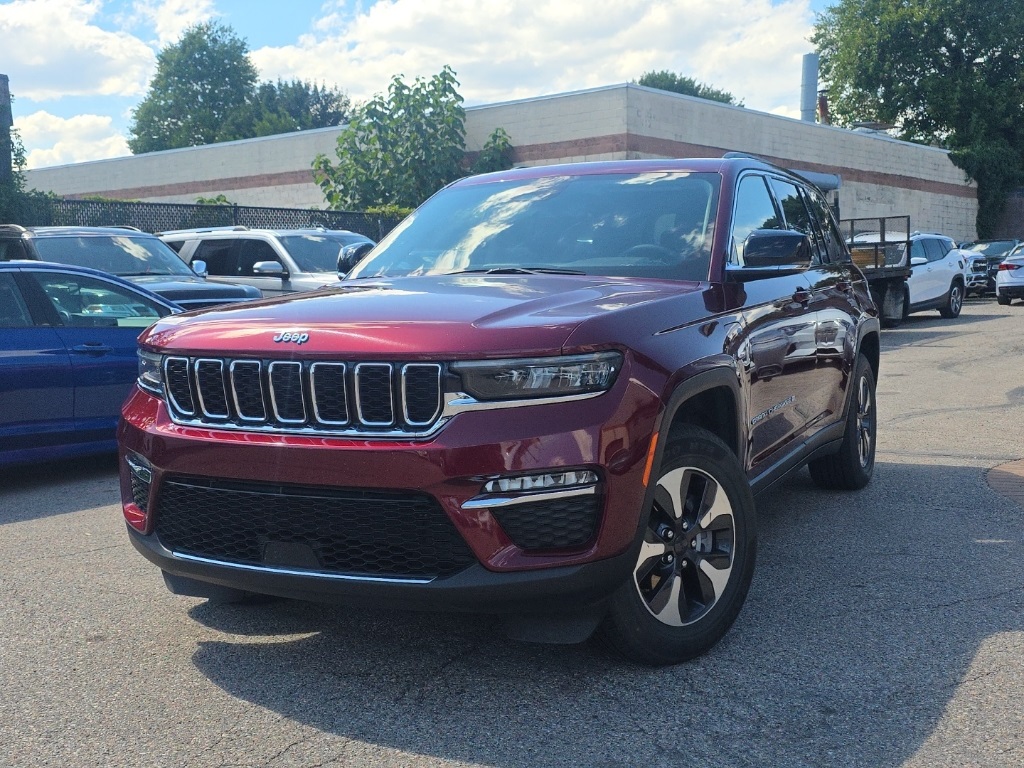 used 2023 Jeep Grand Cherokee car, priced at $23,595