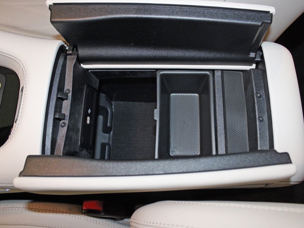 new 2026 Mercedes-Benz GLE car, priced at $141,200