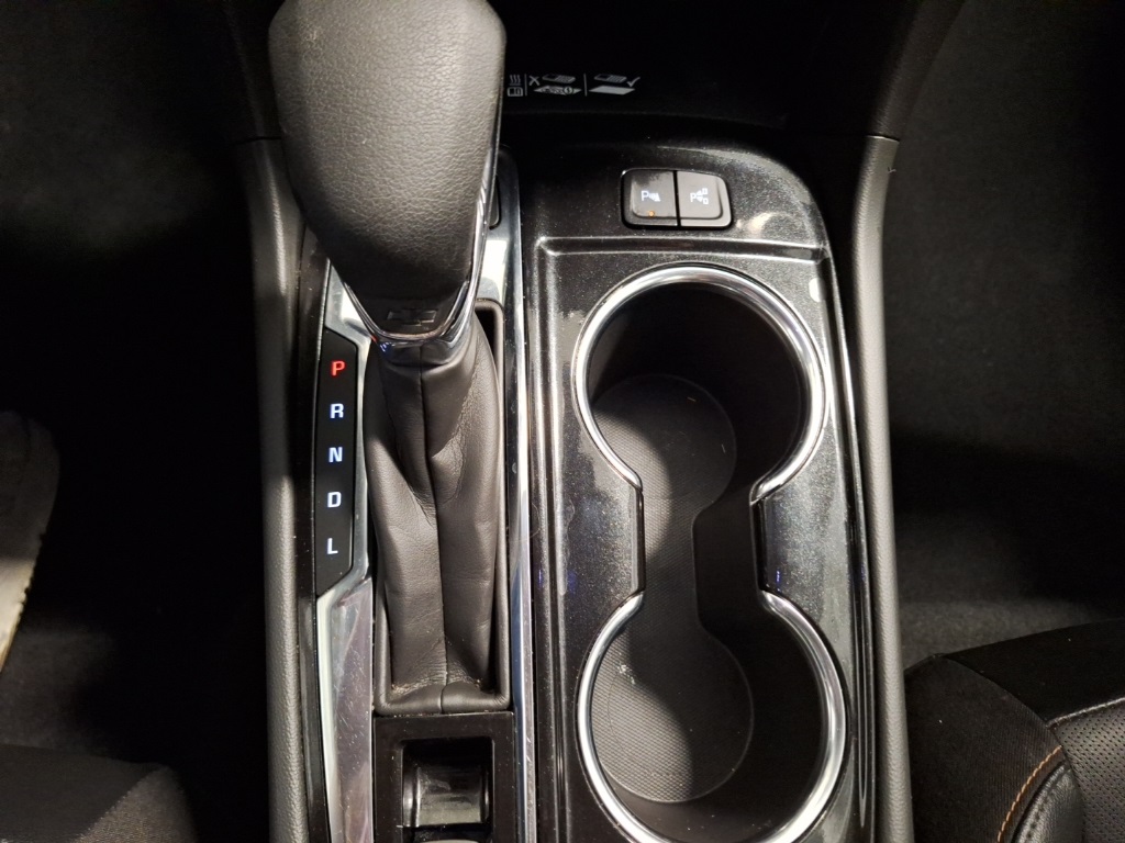 used 2023 Chevrolet Equinox car, priced at $27,207