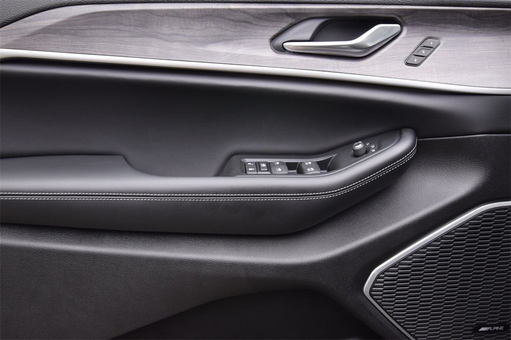 new 2025 Jeep Grand Cherokee car, priced at $55,433
