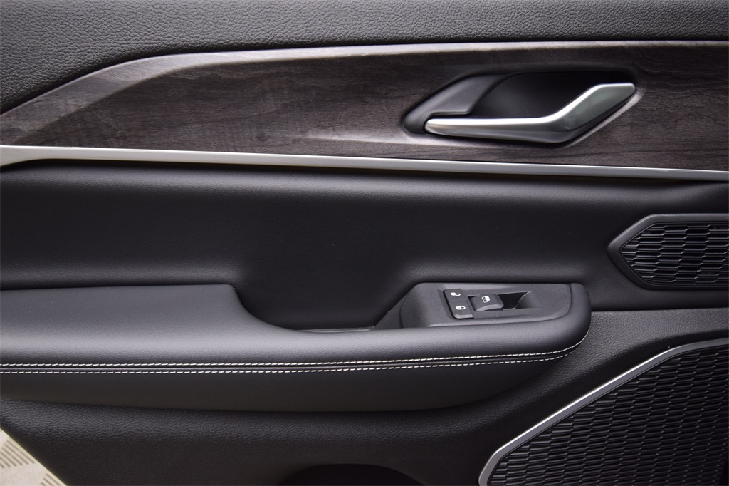 new 2025 Jeep Grand Cherokee car, priced at $55,433