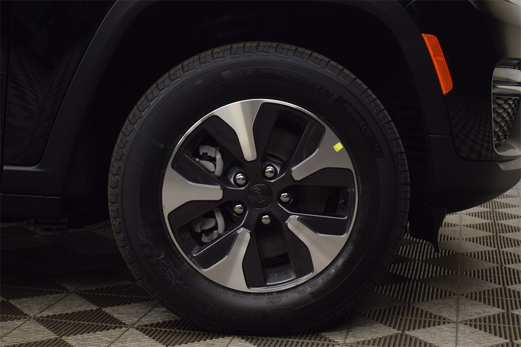 new 2025 Jeep Grand Cherokee car, priced at $55,433