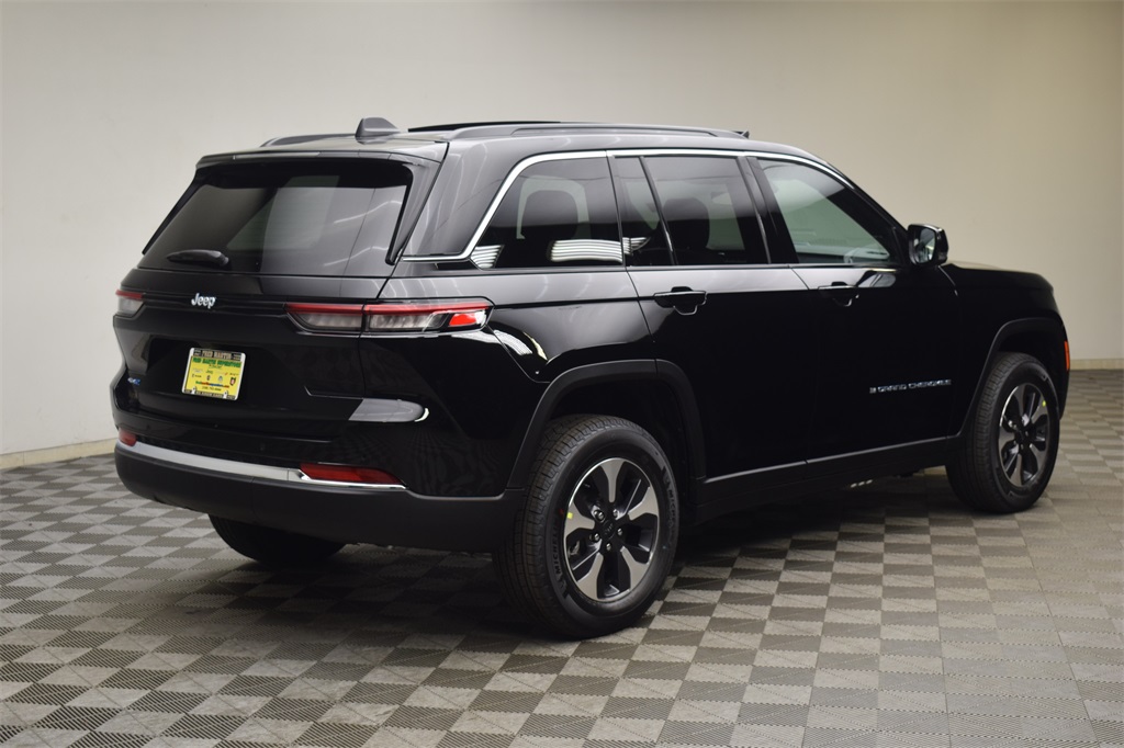 new 2025 Jeep Grand Cherokee car, priced at $55,433