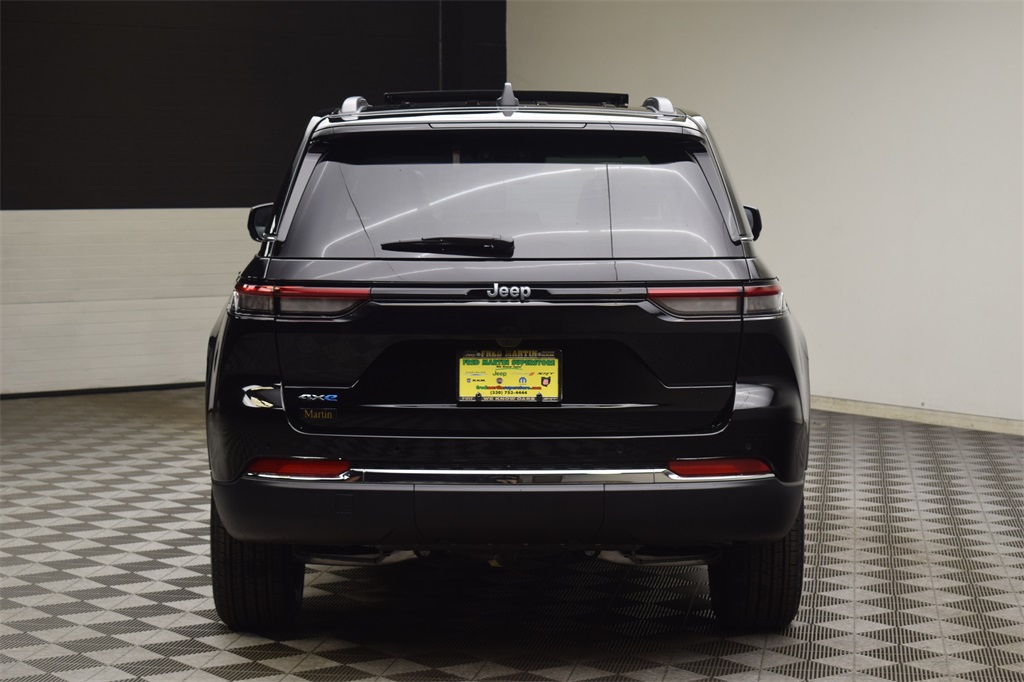 new 2025 Jeep Grand Cherokee car, priced at $55,433