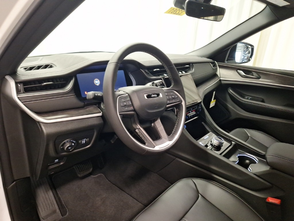 new 2025 Jeep Grand Cherokee L car, priced at $48,999