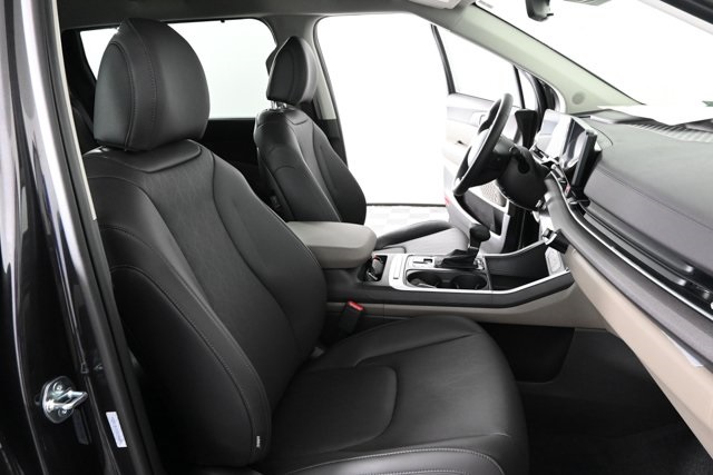 new 2025 Kia Carnival car, priced at $40,734